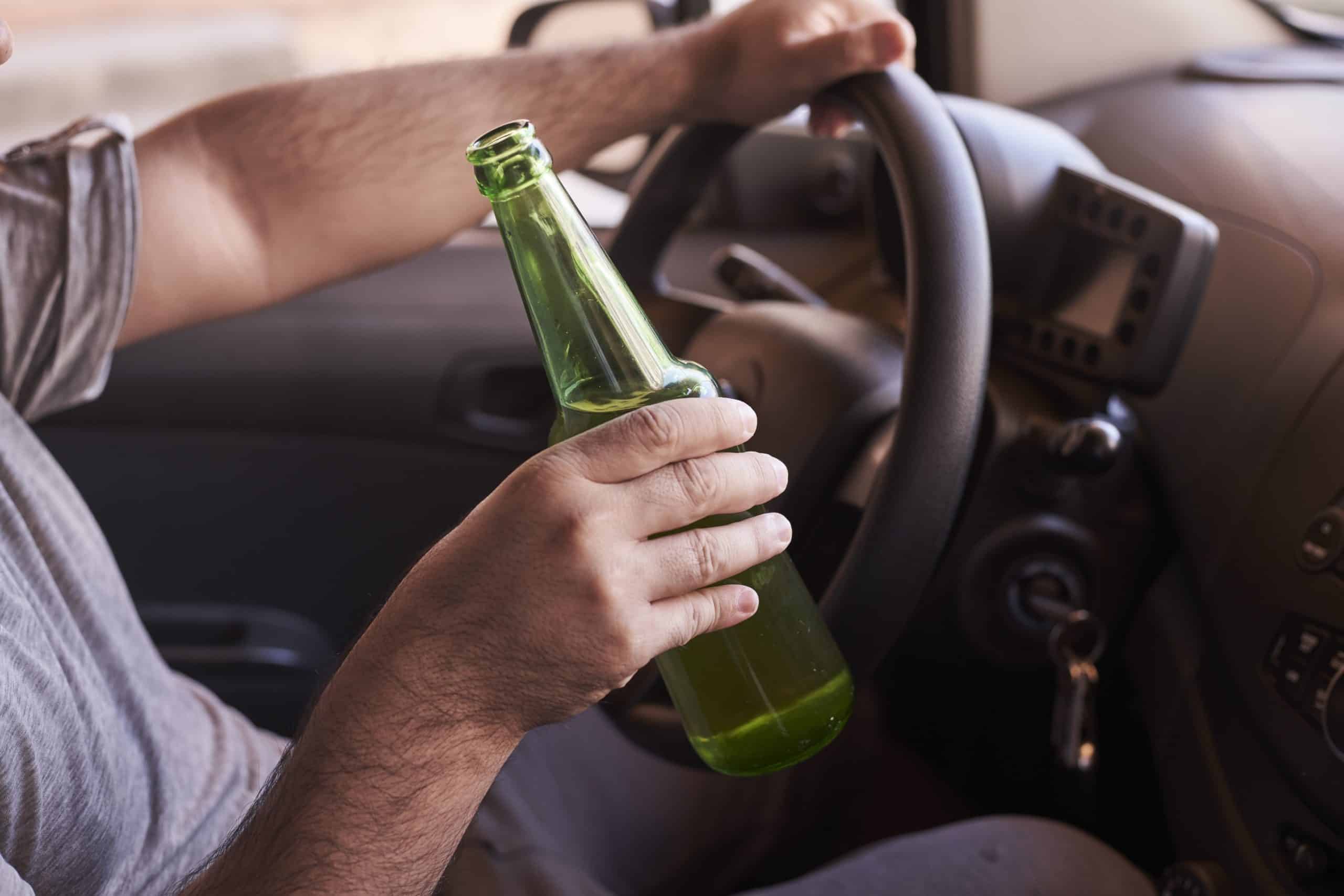Crimes de trânsito - ingerir bebida alcoólica enquanto dirige