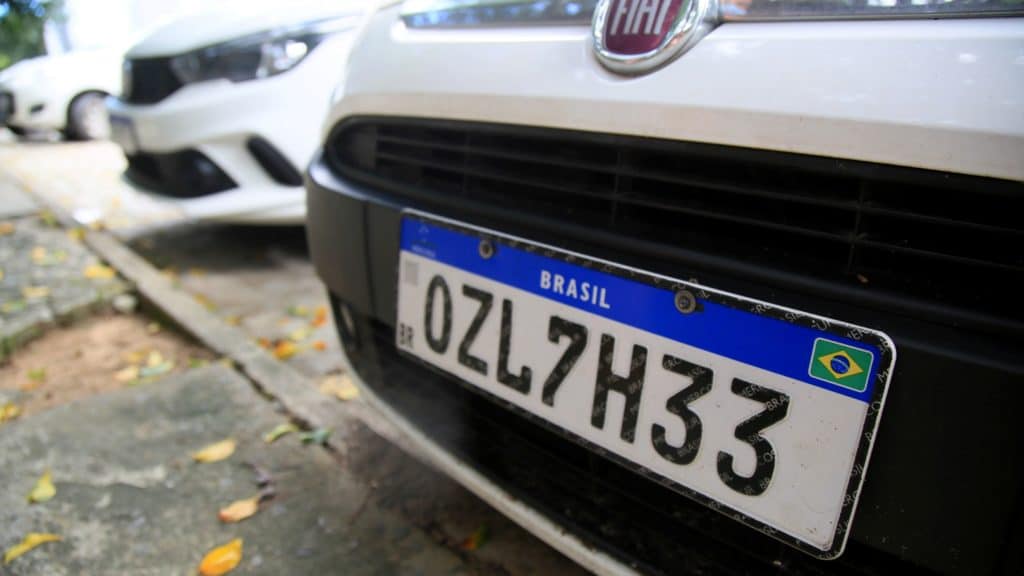 Placa trânsito proibido a carros de mão R-40