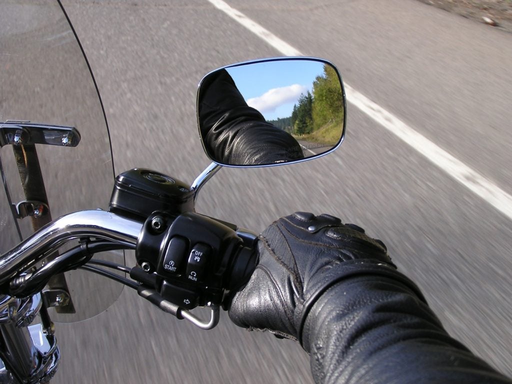 vale a pena fazer seguro de moto