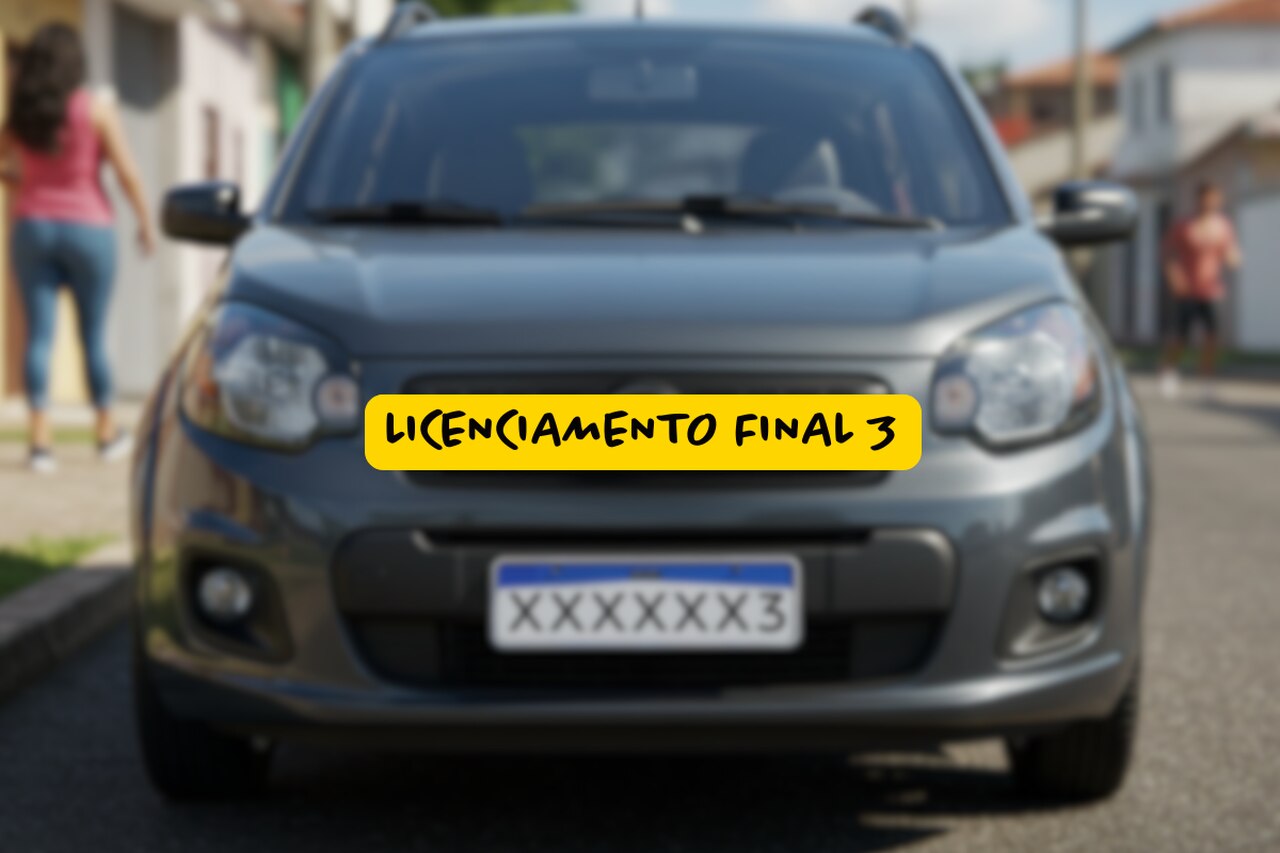 Carro cinza visto de frente com placa final 3 estacionado em rua residencial, com a frase “Licenciamento final 3” em destaque sobre fundo amarelo na parte central da imagem.